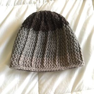 🦋 NWOT Gray knit beanie
